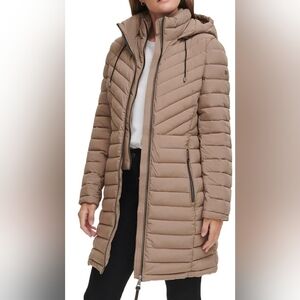 DKNY Women's Bib-Front Light-Weight Puffer Fleece Jacket size large, UK size 14